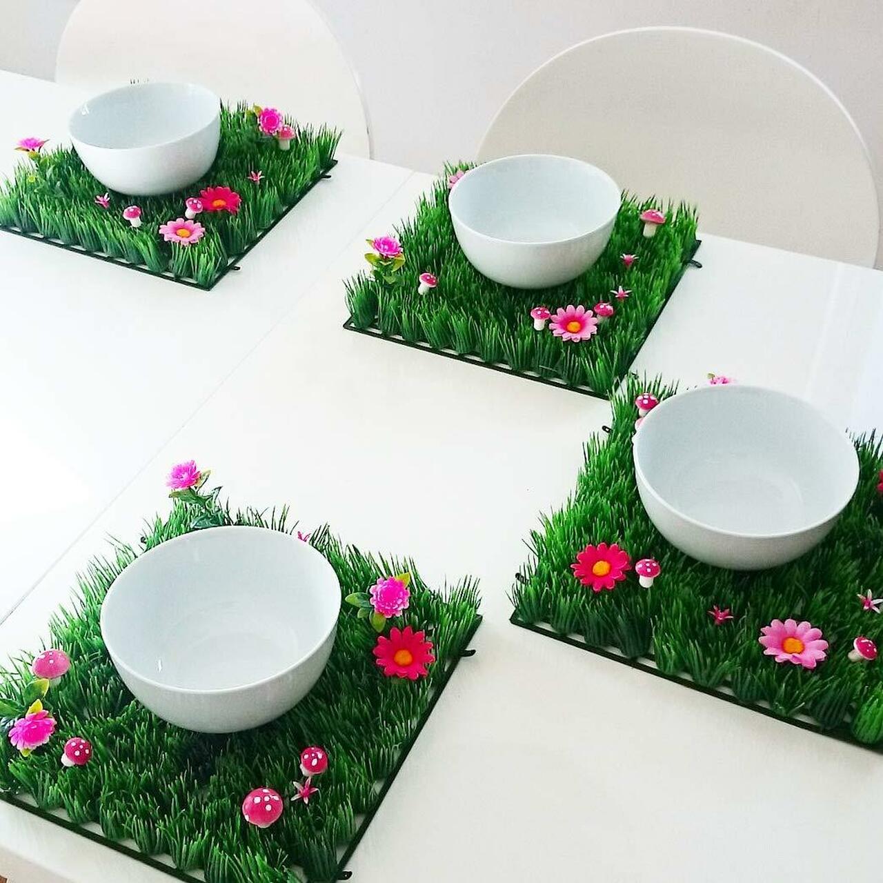 Artificial Grass Place Mat - Set of 4 Mats With Flowers - Perfect for Alice in Wonderland Party Supplies